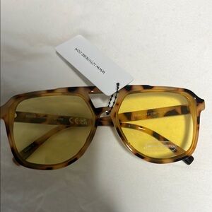 12th Tribe NWT Goldie Tinted Tortoise Sunglasses